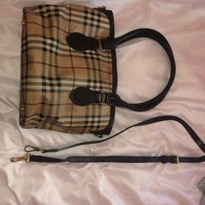 Burberry purse